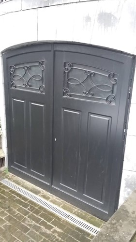 Porte de garage en bois