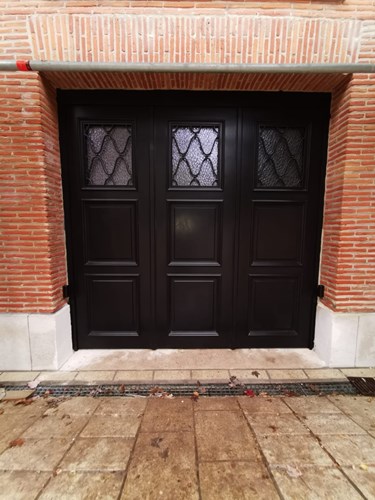 Porte-de-garage-en-bois