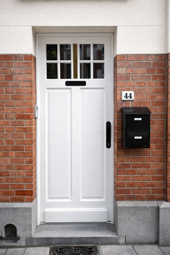 Porte bois semi-vitrée