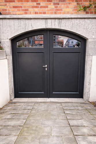 Porte de garage en bois