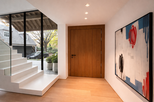 Porte en bois bardée