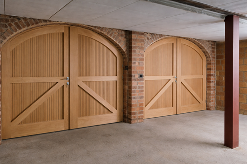Porte de garage en bois